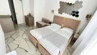 Отель Ranovsky Park  Сочи Улучшенный двухместный номер с 1 кроватью или 2 отдельными кроватями-1